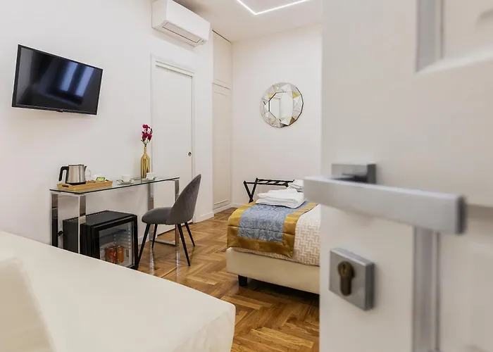 לינה וארוחת בוקר Navona Relais 4*